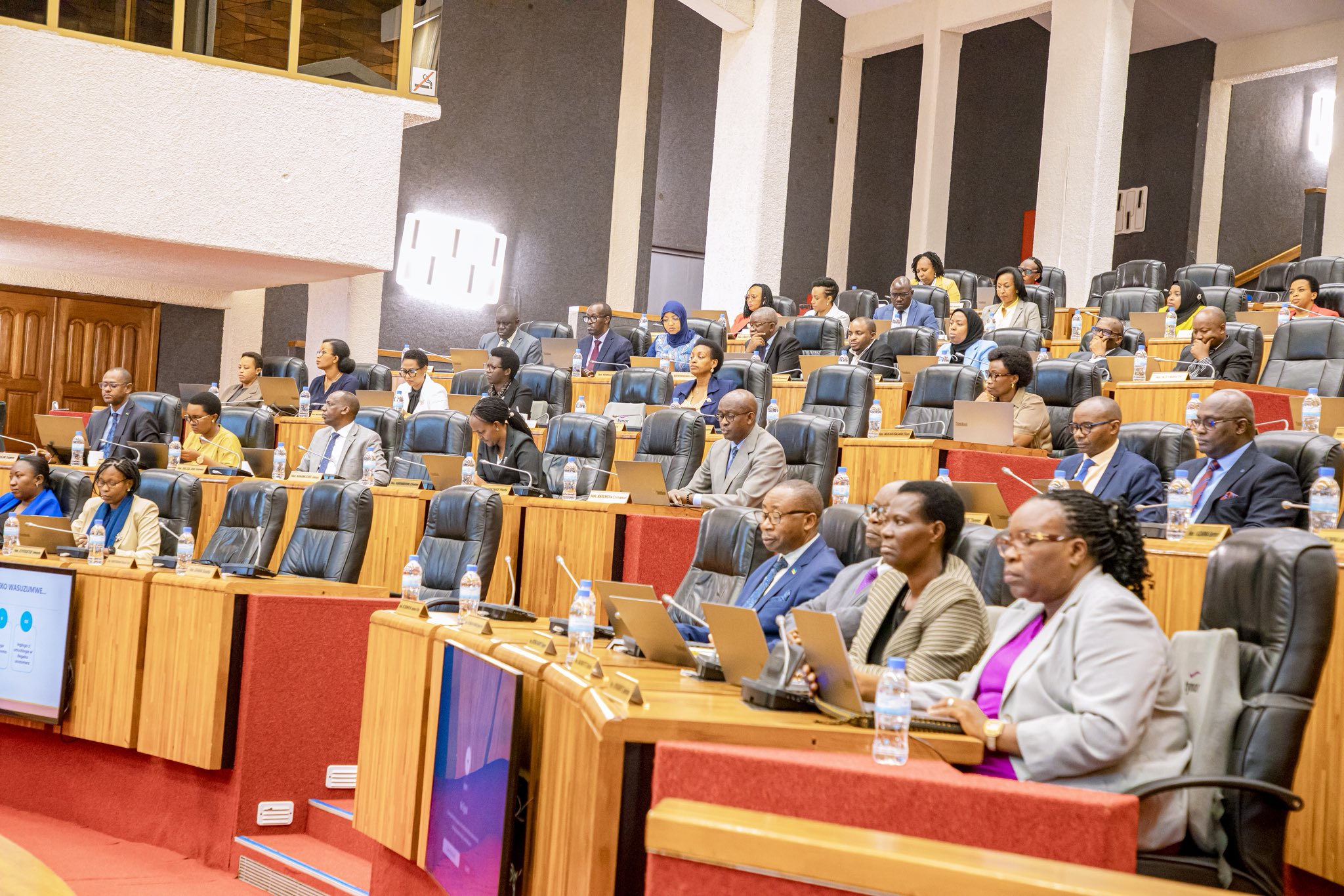 Abagize Komisiyo basuzuma Umushinga w’Itegeko